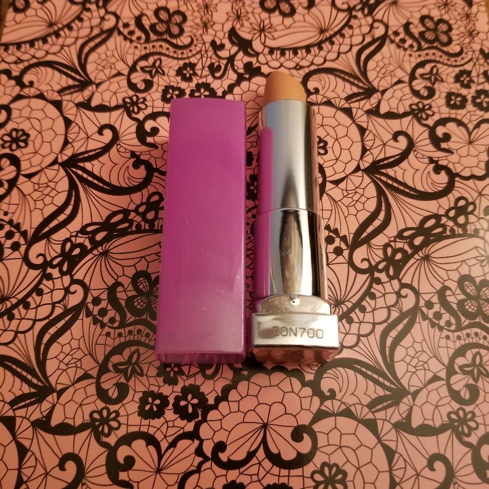 Maybelline lipstick